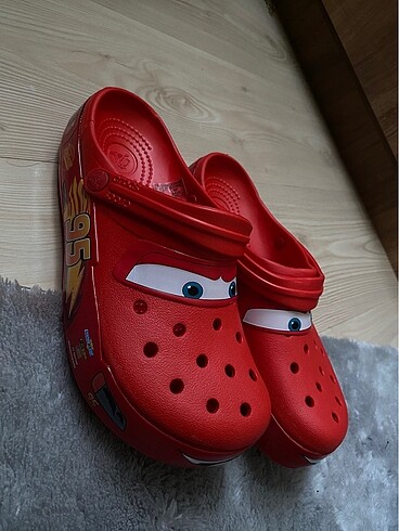 Şimşek McQueen Crocs Terlik Kırmızı