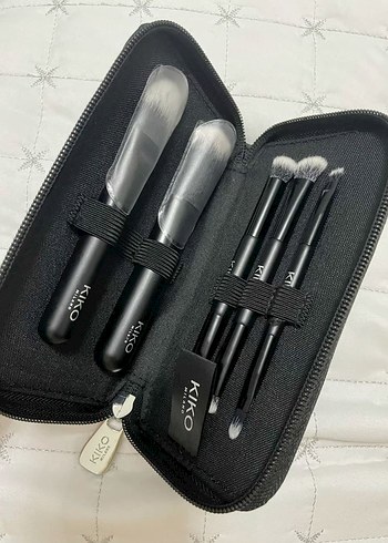 KIKO Milano Siyah Makyaj Fırça Seti - Görsel 2