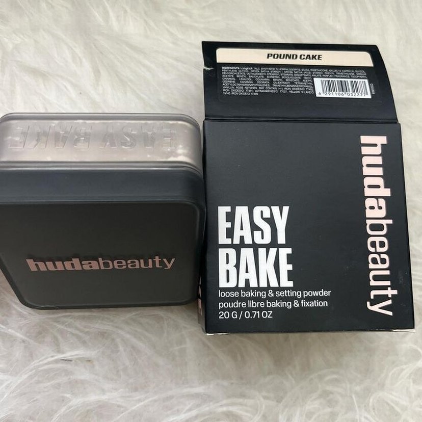 Huda Beauty Easy Bake Siyah Pudra - Görsel 4