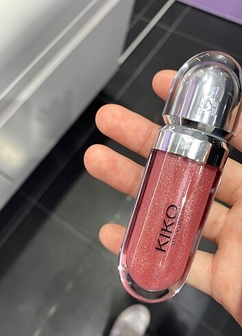  Beden Kiko lip gloss 
