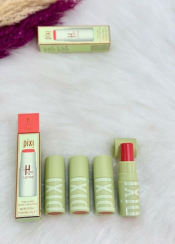 Beden çeşitli Renk Pixi lip balm