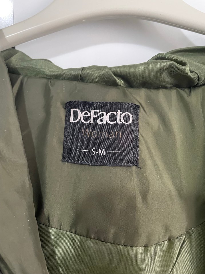 Haki Renk Kapüşonlu Kadın Kışlık Mont - Görsel 3