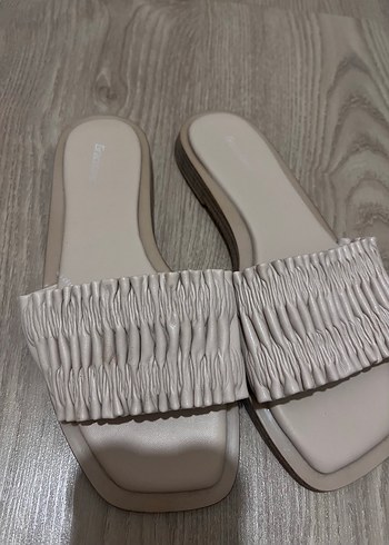 Bej Pilili Topuklu Kadın Terlik - Görsel 3