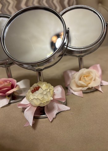 Pembe Çiçekli Ayaklı Yuvarlak Masa Aynası - Görsel 2