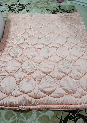 Nakışlı Pastel Beyaz Yatak Örtüsü çift taraflı yorgan - Görsel 3