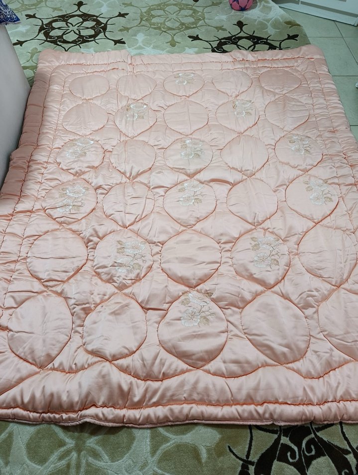 Nakışlı Pastel Beyaz Yatak Örtüsü çift taraflı yorgan - Görsel 3