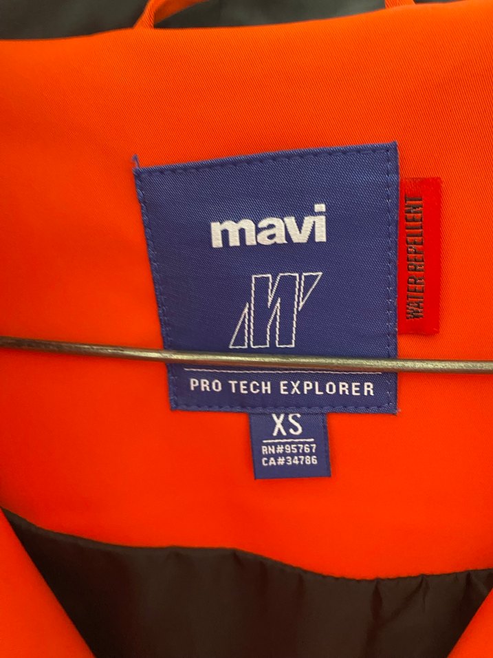 Parlak Turuncu Kapüşonlu Kadın Yağmurluk - Görsel 2