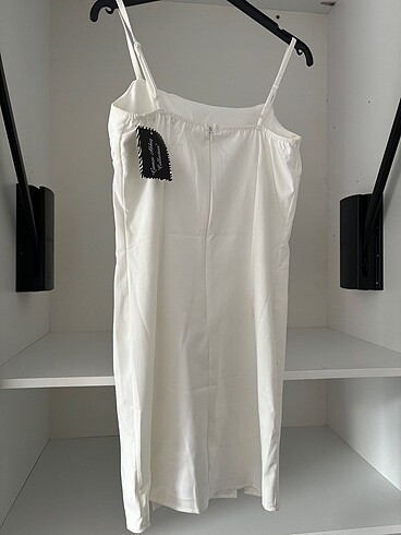 Bershka Beyaz elbise