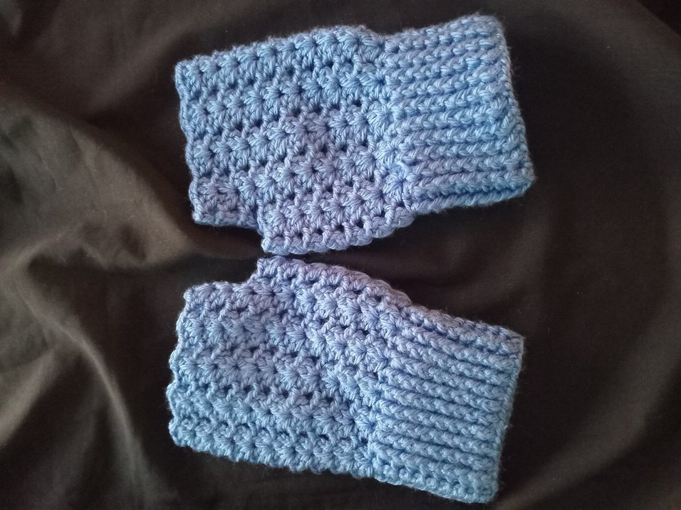 Mavi Örgü Kadın Eldiveni - Görsel 4