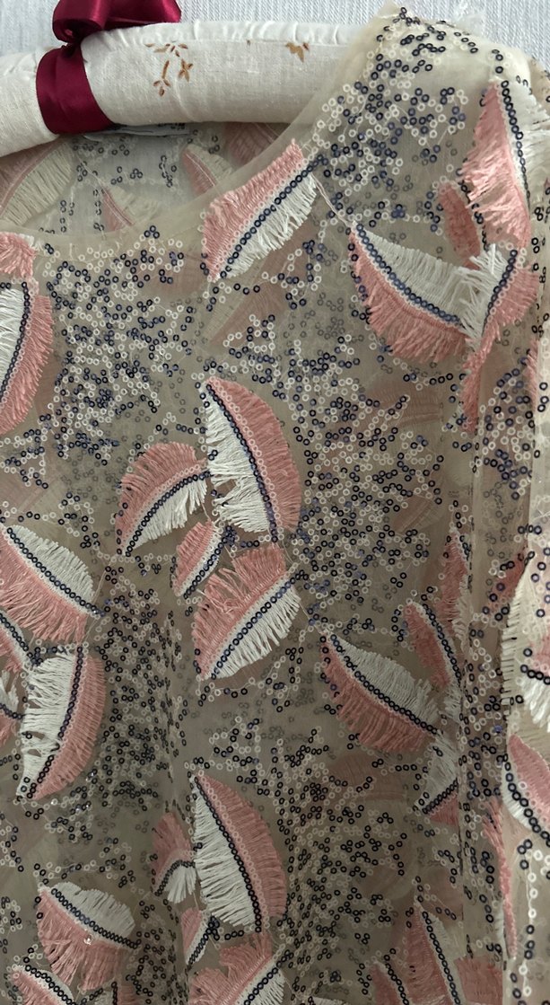 Nakışlı Dantel Detaylı Kısa Kollu Bluz - Görsel 2