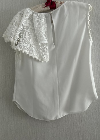 Dantel Detaylı Beyaz Kolsuz Bluz - Görsel 4
