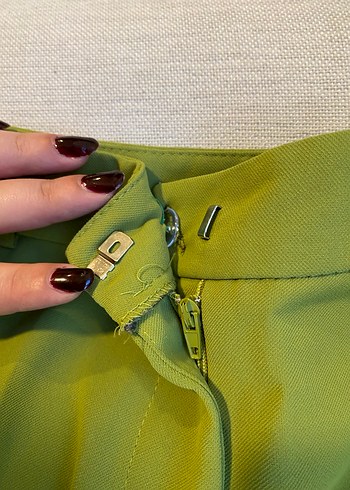 Kadın Yeşil Rahat Kesim Kumaş Pantolon - Görsel 2