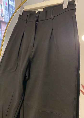 Kadın Siyah Pilili Midi Kumaş Pantolon - Görsel 3