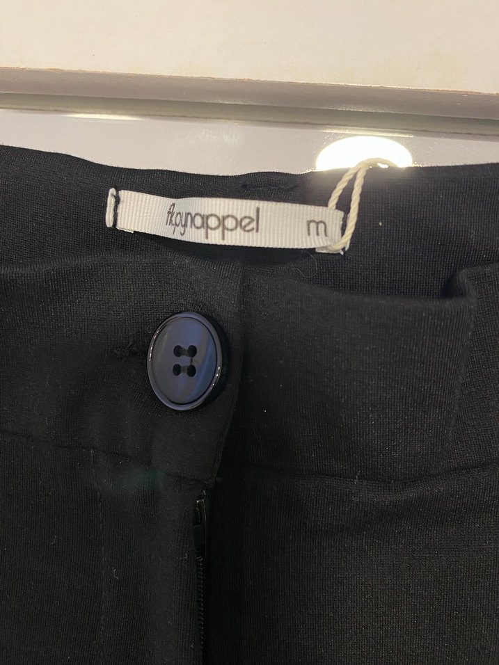 Kadın Siyah Pilili Midi Kumaş Pantolon - Görsel 4