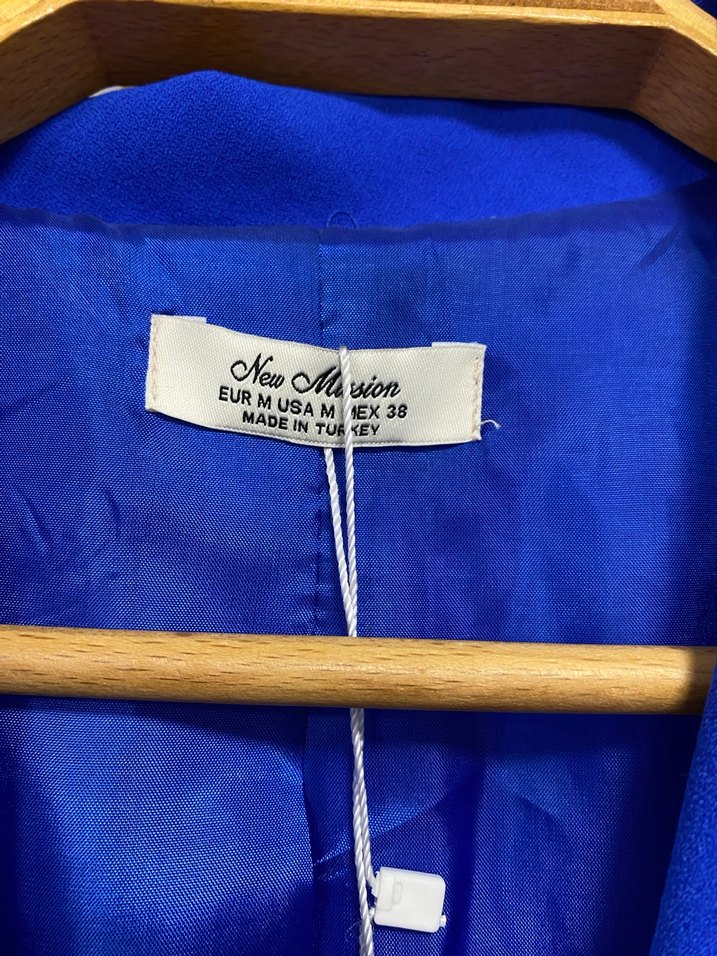 Mavi Kısa Kesim Düğmeli Kadın Blazer - Görsel 3