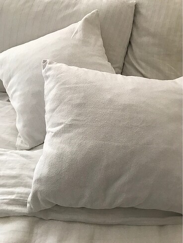 H&M Home Üçlü Kırlent Kılıfı