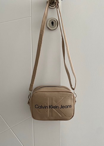 Calvin Klein Bej Deri Kadın Çapraz Çanta