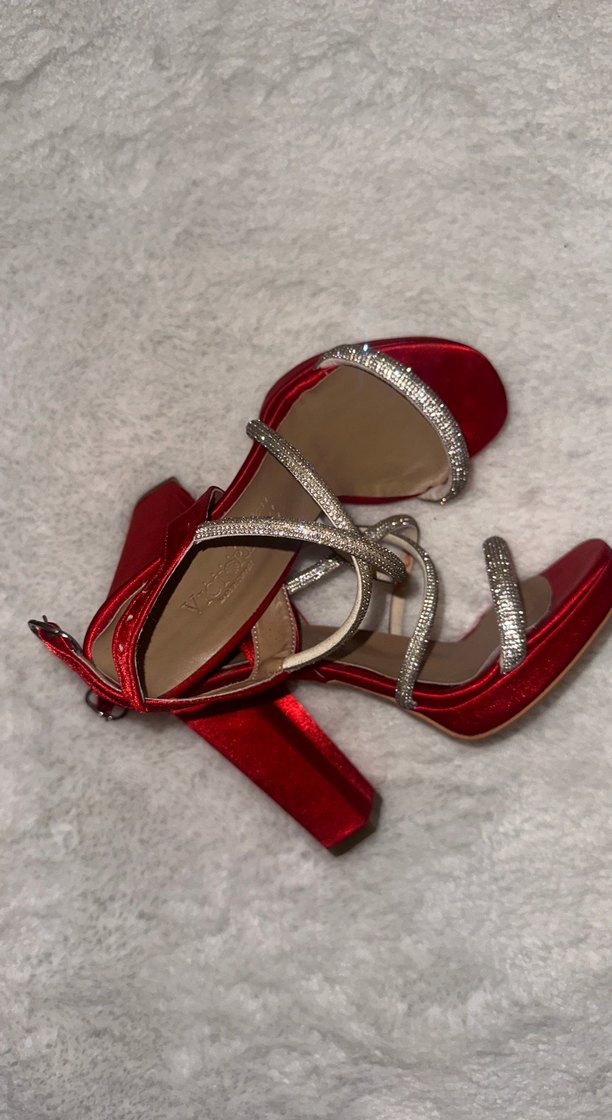 Kırmızı topuklu ayakkabı - Görsel 2
