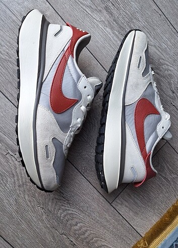 Nike Phoenix Waffle
