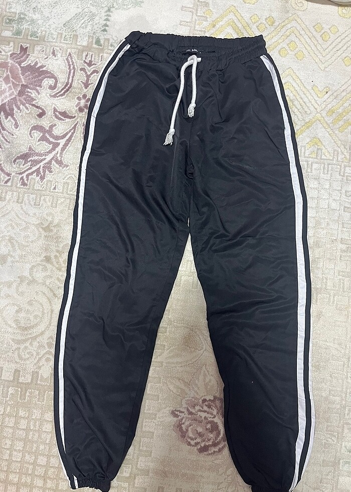 Siyah eşofman takımı - Görsel 3