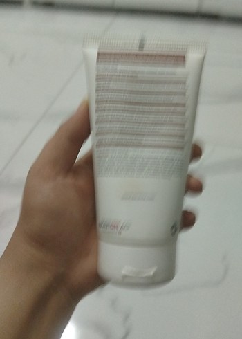Solante SPF 50+ Uzun Süreli Renkli Güneş Losyonu 150 ml - Görsel 3