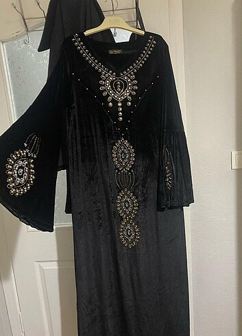 Kadife tesettür elbise - Görsel 4