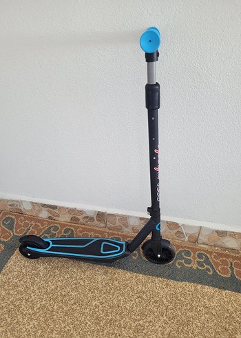 Mavi Çocuk Scooter'ı