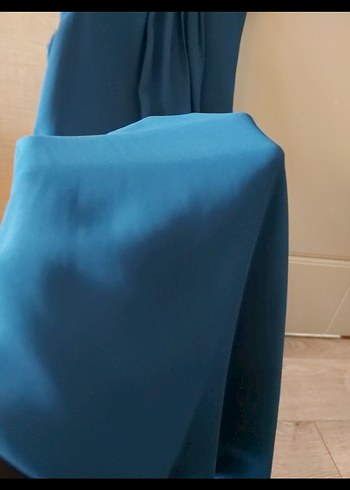 Mavi Dökümlü Kolsuz Elbise - Görsel 4