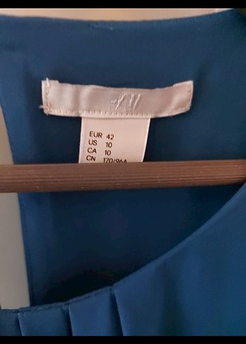 Mavi Dökümlü Kolsuz Elbise - Görsel 3