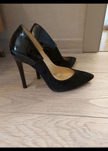 Siyah Süet Rugan Stiletto Kadın Topuklu Ayakkabı - Görsel 2