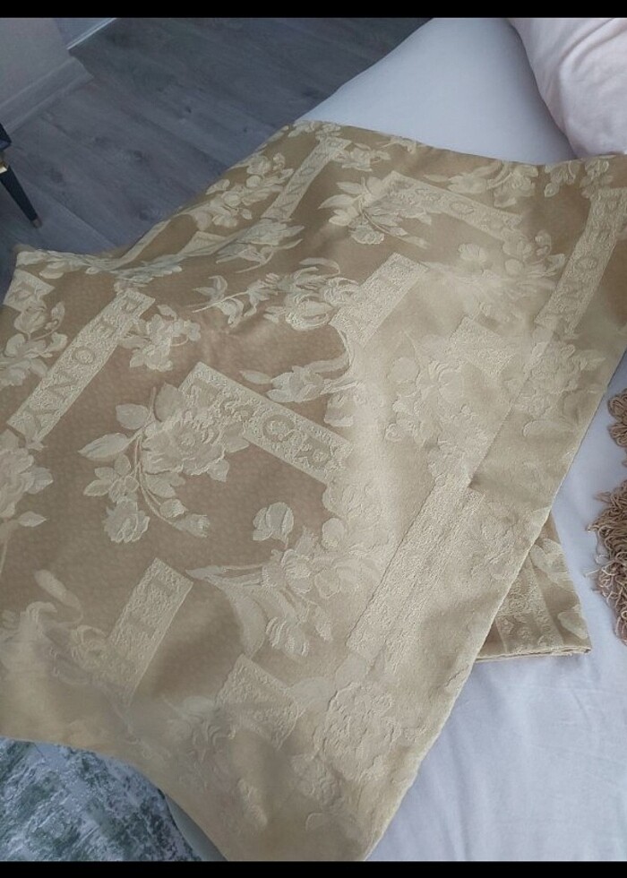 Gold renk yatak örtüsü takım  - Görsel 2