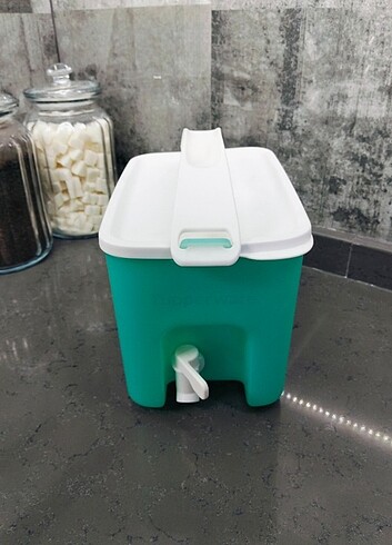 Tupperware Tupperware çeşmeli su sebili