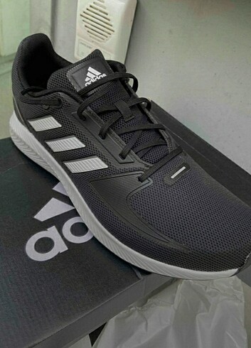 Adidas spor ayakkabı