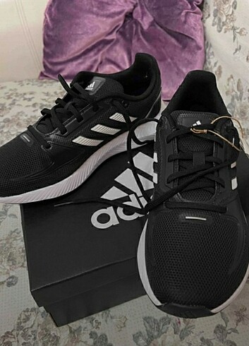 38 Beden Adidas spor ayakkabı