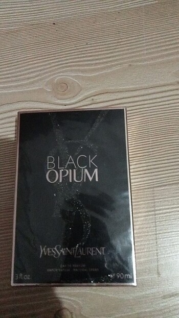 Bayan parfümü black opıum yvessaıntlaurenyt