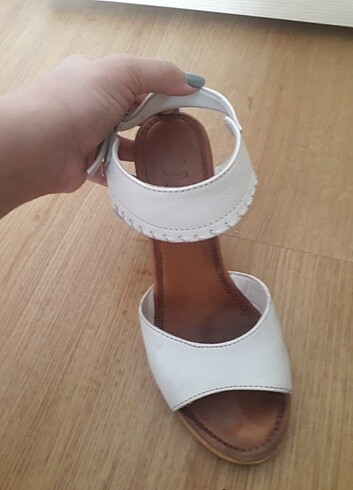 Beyaz Topuklu Ayakkabı 