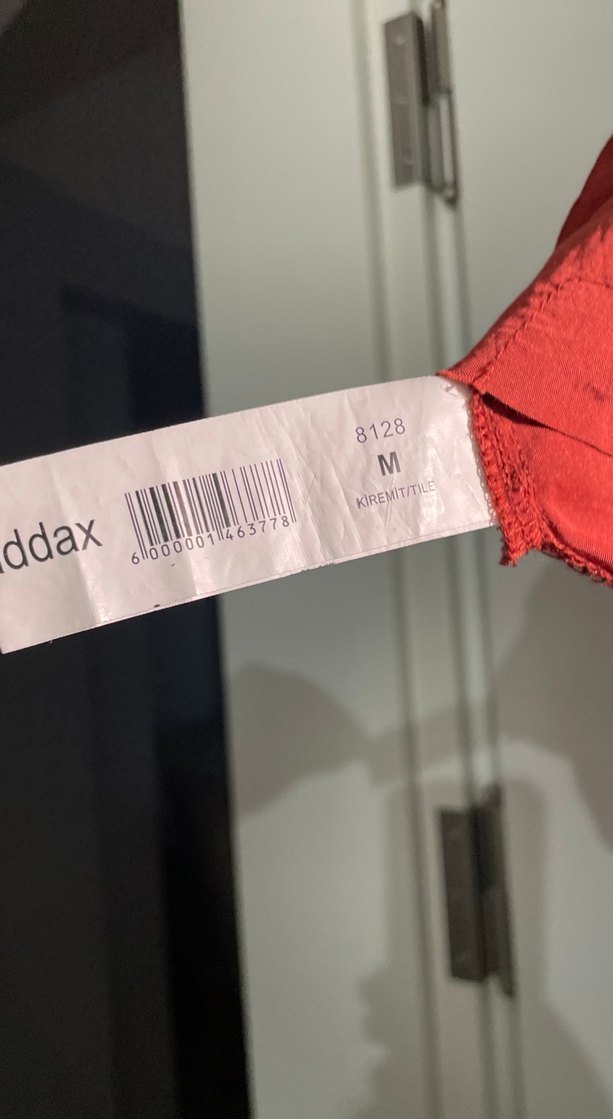 Kırmızı Düğmeli Keten Kadın Gömlek - Görsel 5