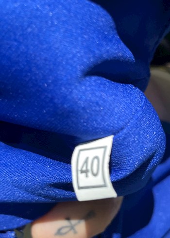 Kemer Detaylı Lacivert V Yakalı Midi Elbise - Görsel 3