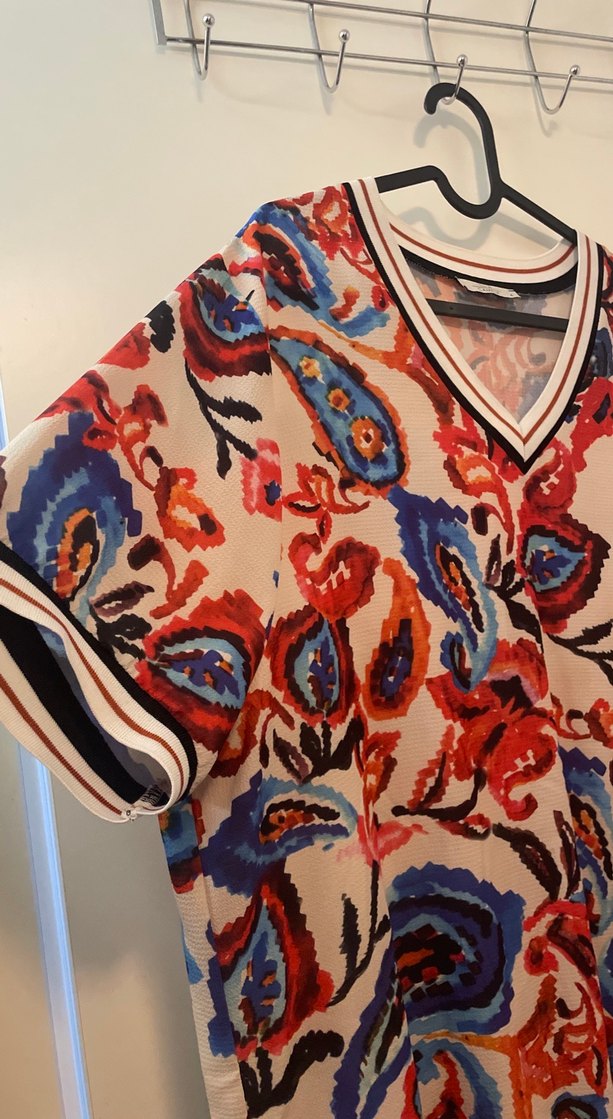 Renkli Bohem V Yaka Kısa Kollu Bluz - Görsel 3