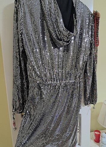 Payetli şık gece elbisesi - Görsel 2