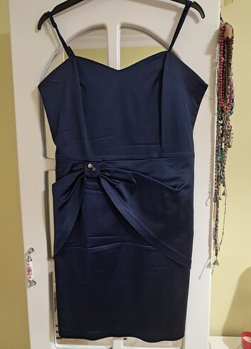 Saten gece elbisesi - Görsel 3