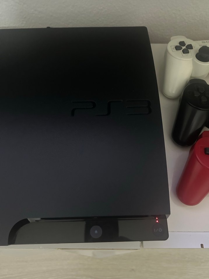 PlayStation 3 Slim Konsol ve 3 Kontrolcü - Görsel 2