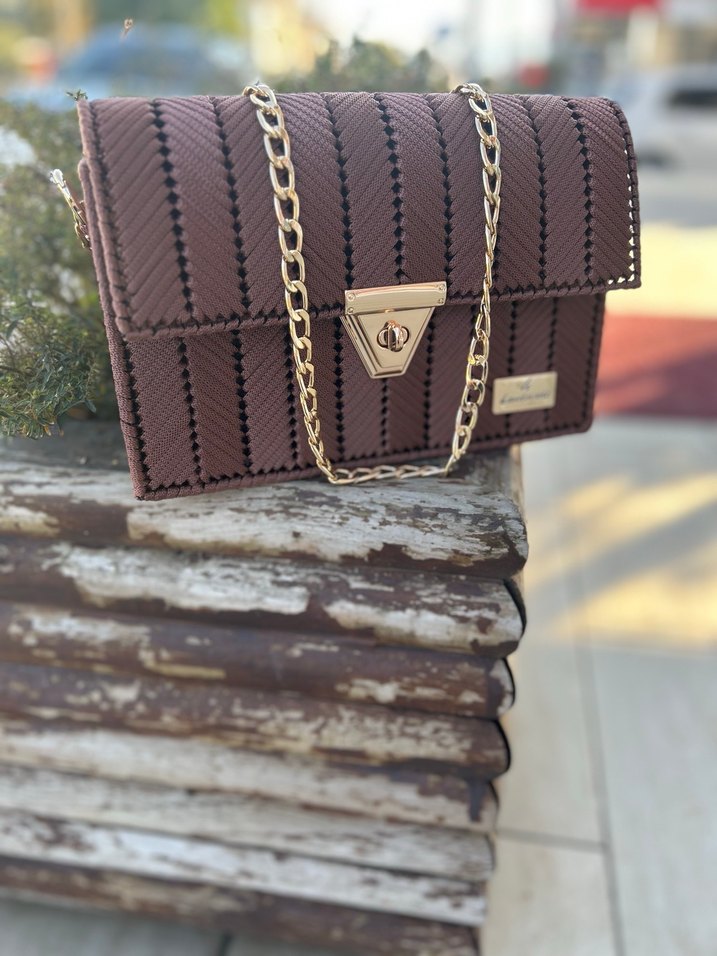 Zincir Detaylı Kahverengi Yılan Desenli makrome Çanta - Görsel 3