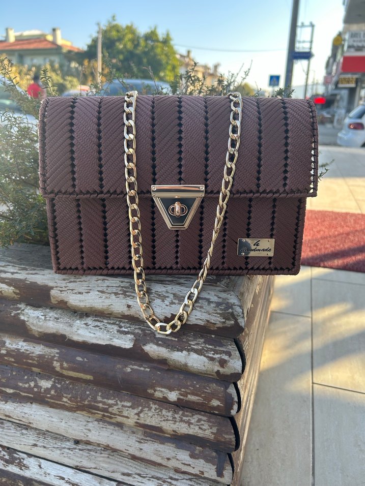 Zincir Detaylı Kahverengi Yılan Desenli makrome Çanta - Görsel 2