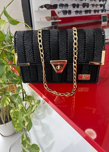 Zincir Detaylı Siyah Nakışlı Kadın Çanta - Görsel 4