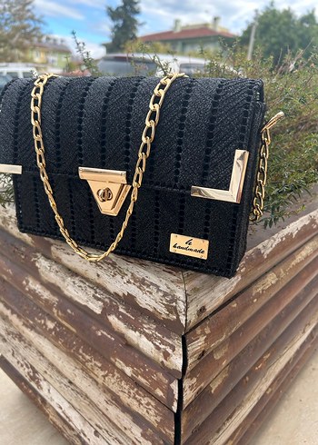 Zincir Detaylı Siyah Nakışlı Kadın Çanta - Görsel 2