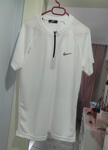L beden sıfır ürün NIKE tişört 