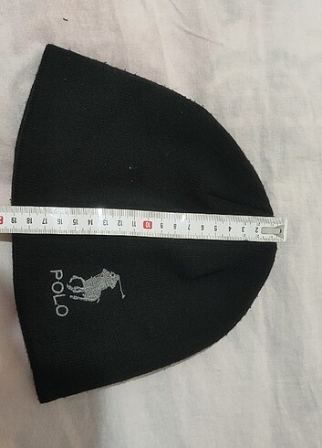 12+ Yaş, > 23 cm Beden siyah Renk Bere.