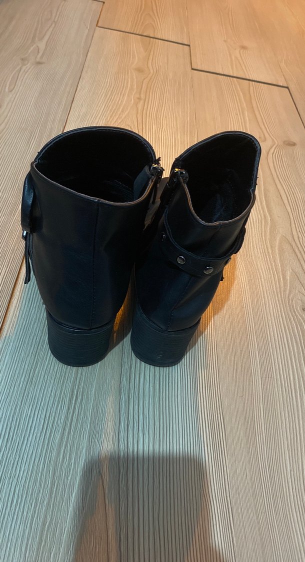 Siyah Deri Tokalı Kadın Botu Topuklu - Görsel 3