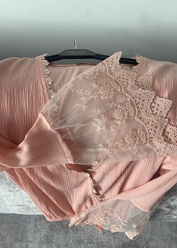 Pudra V Yaka Dantel Detaylı Kadın Bluz - Görsel 5